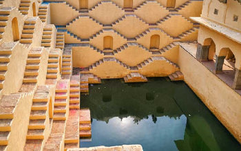 Panna Meena ka Kund