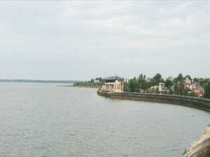 Puzhal Aeri ( Red Hills Lake)