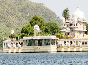 Jagmandir Island