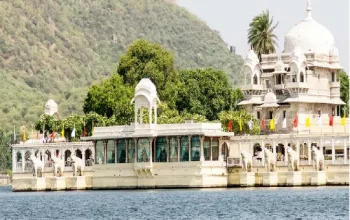 Jagmandir Island